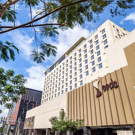 ホテル Seda Manila Bay Paranaque City エクステリア 写真
